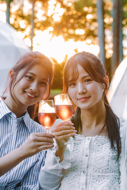 【直前割特日限定10％OFF】ドームテント個別のトイレシャワー洗面台完備！豪華ディナー1泊2食付き！