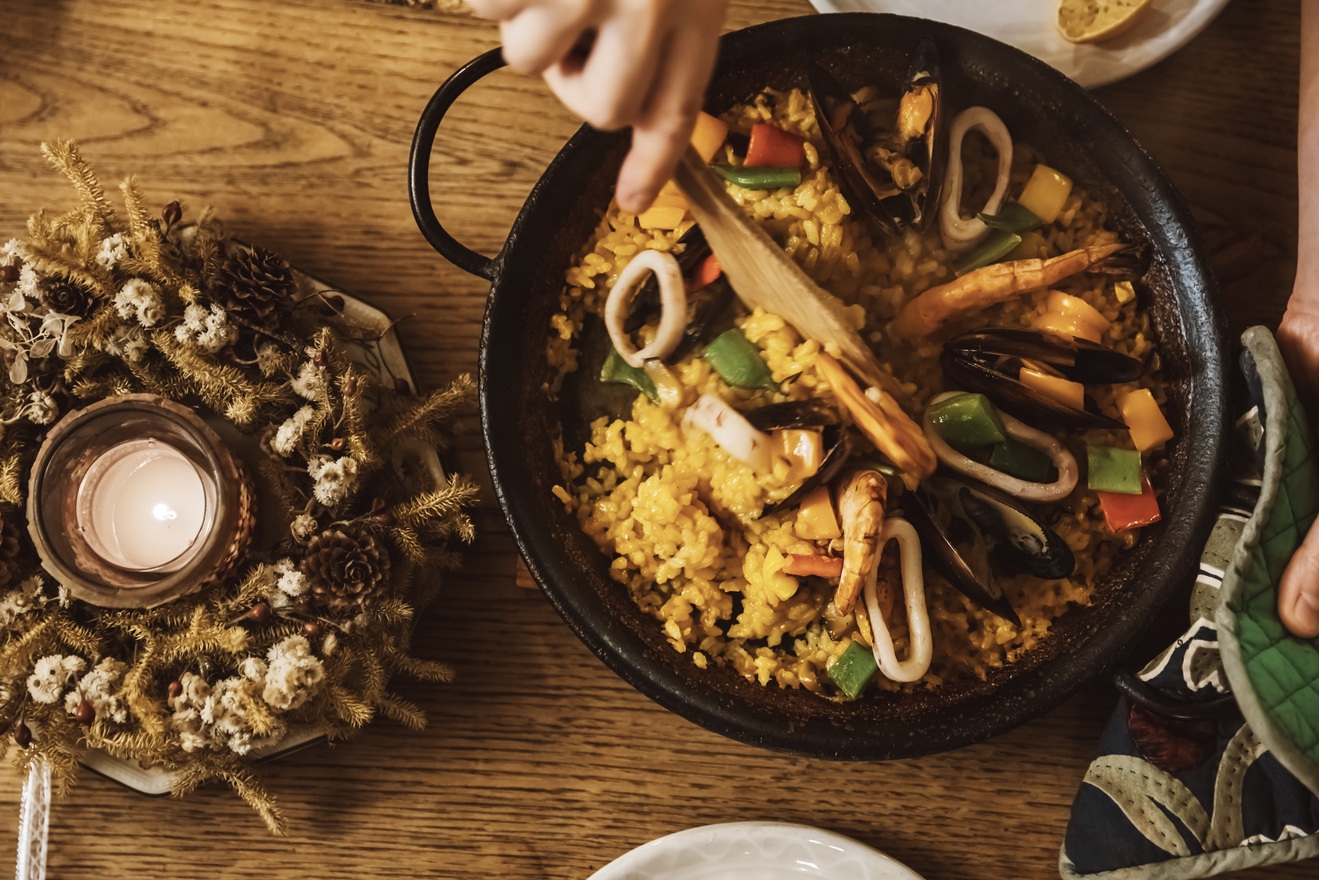 【和室】パエリアと肉料理ディナー＆自家培養酵母パンの朝食付き