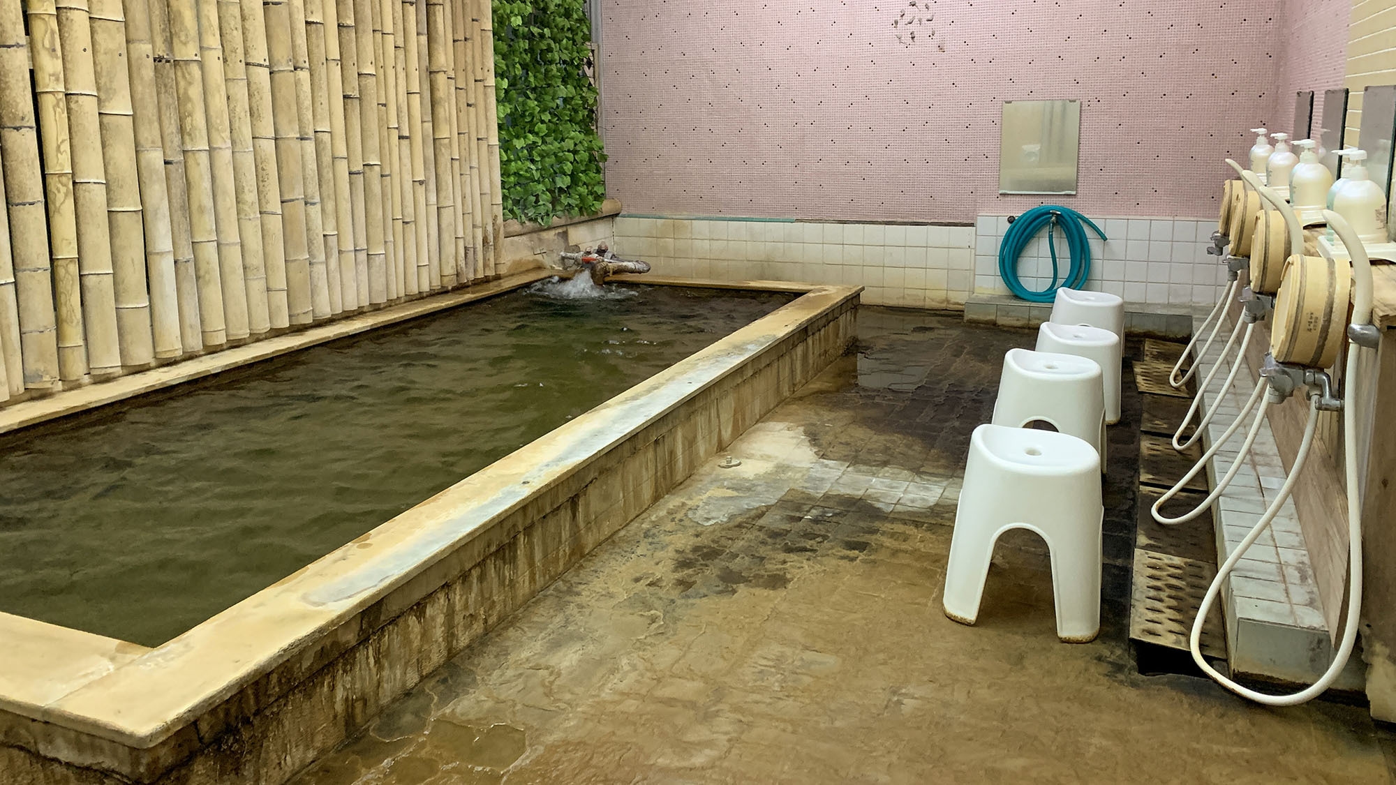 無料貸切風呂の別府のいで湯を満喫！昭和レトロな宿でのんびりリラックス