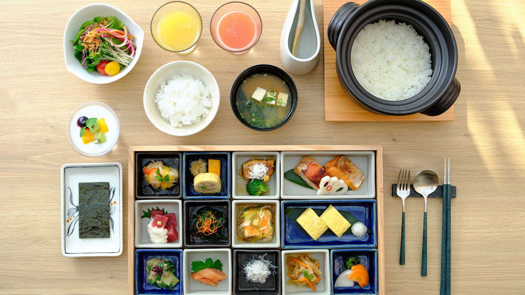 【朝食は和食御膳】釜炊きごはんと彩り小鉢で味わう里山の恵み／和朝食付き