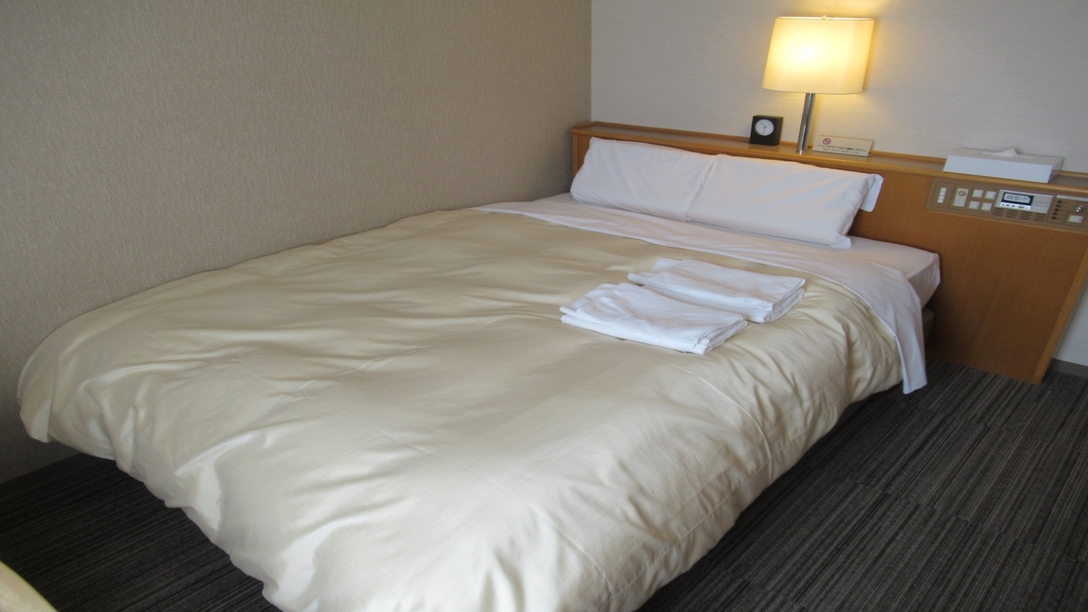 ◆喫煙◆ダブルルーム【16平米／140センチ幅ベッド】