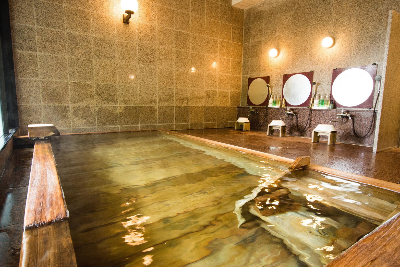 那須塩原で春まで楽しむ、赤沢温泉旅館の贅沢あんこう鍋