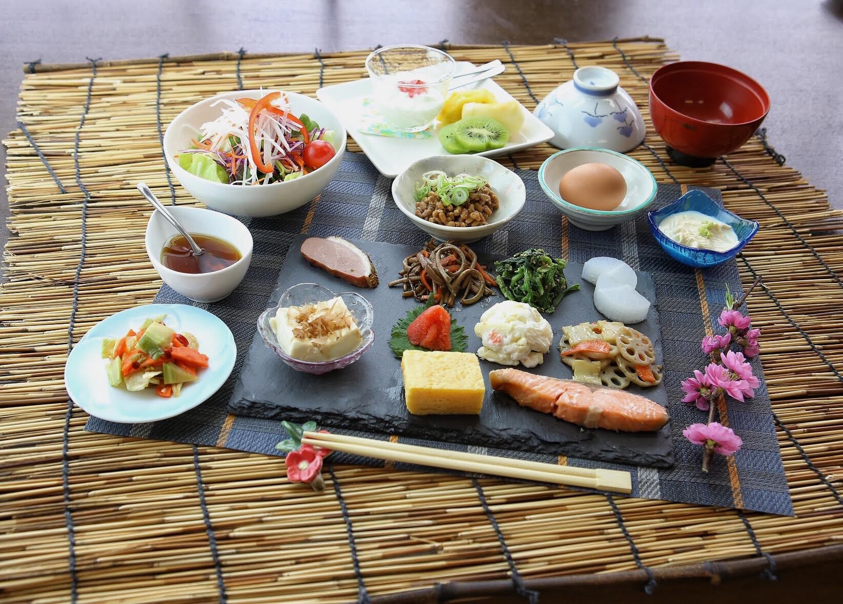 朝食