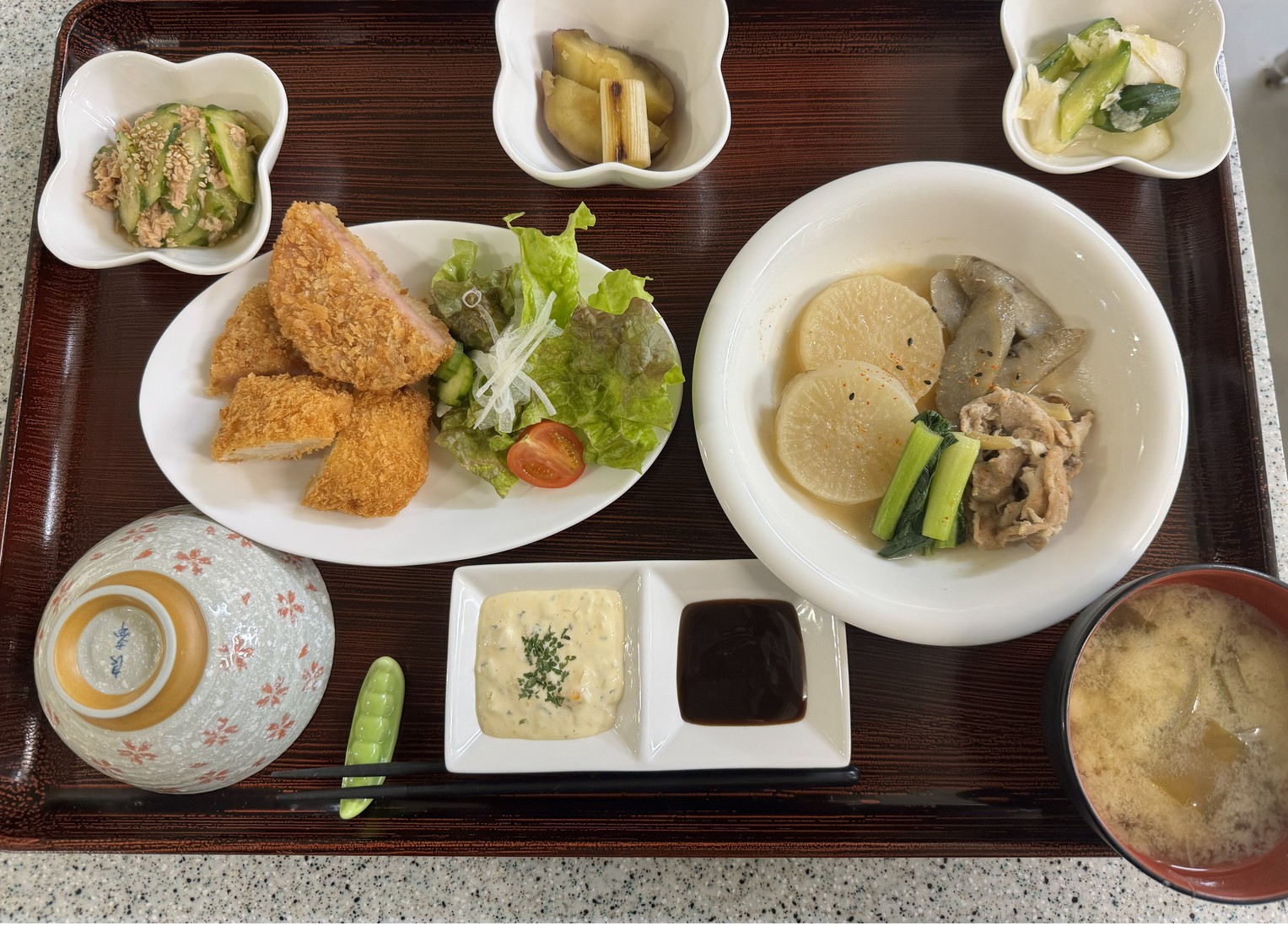 【栄養満点日替わり定食】〜夕食付きプラン