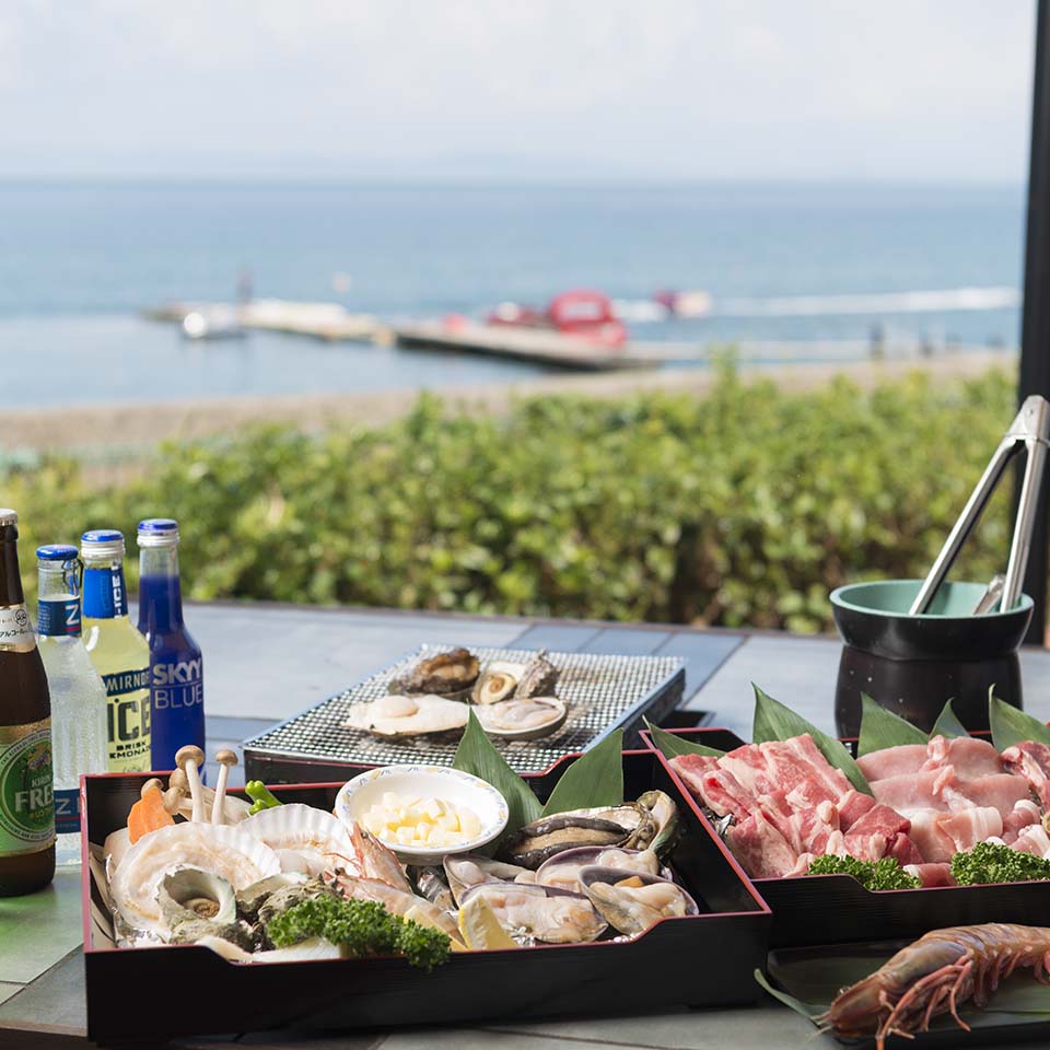 広がる海を見ながら優雅にBBQを満喫&hellip;