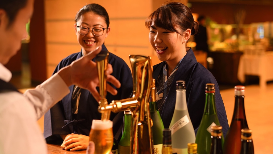 【バイキング】福島の地酒が堪能できるドリンクコーナーも。（有料）