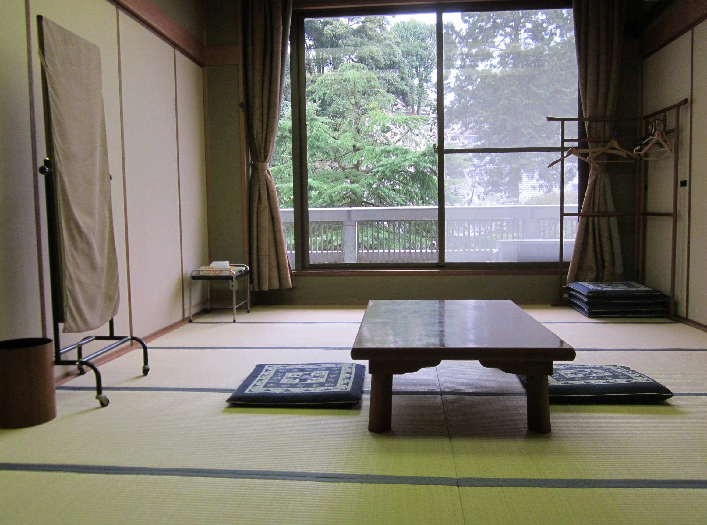 神社に泊まろう！お得な団体様向け、オリジナル神社カレープラン！【10名様〜】