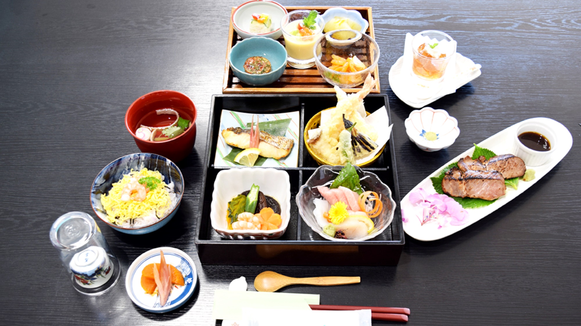 *能登牛のステーキと季節の料理