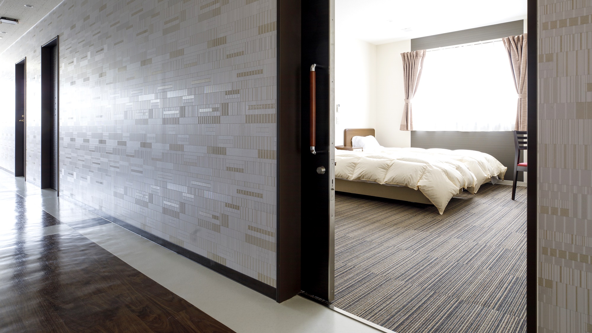 *廊下とお部屋は段差をなくしたバリアフリー仕様