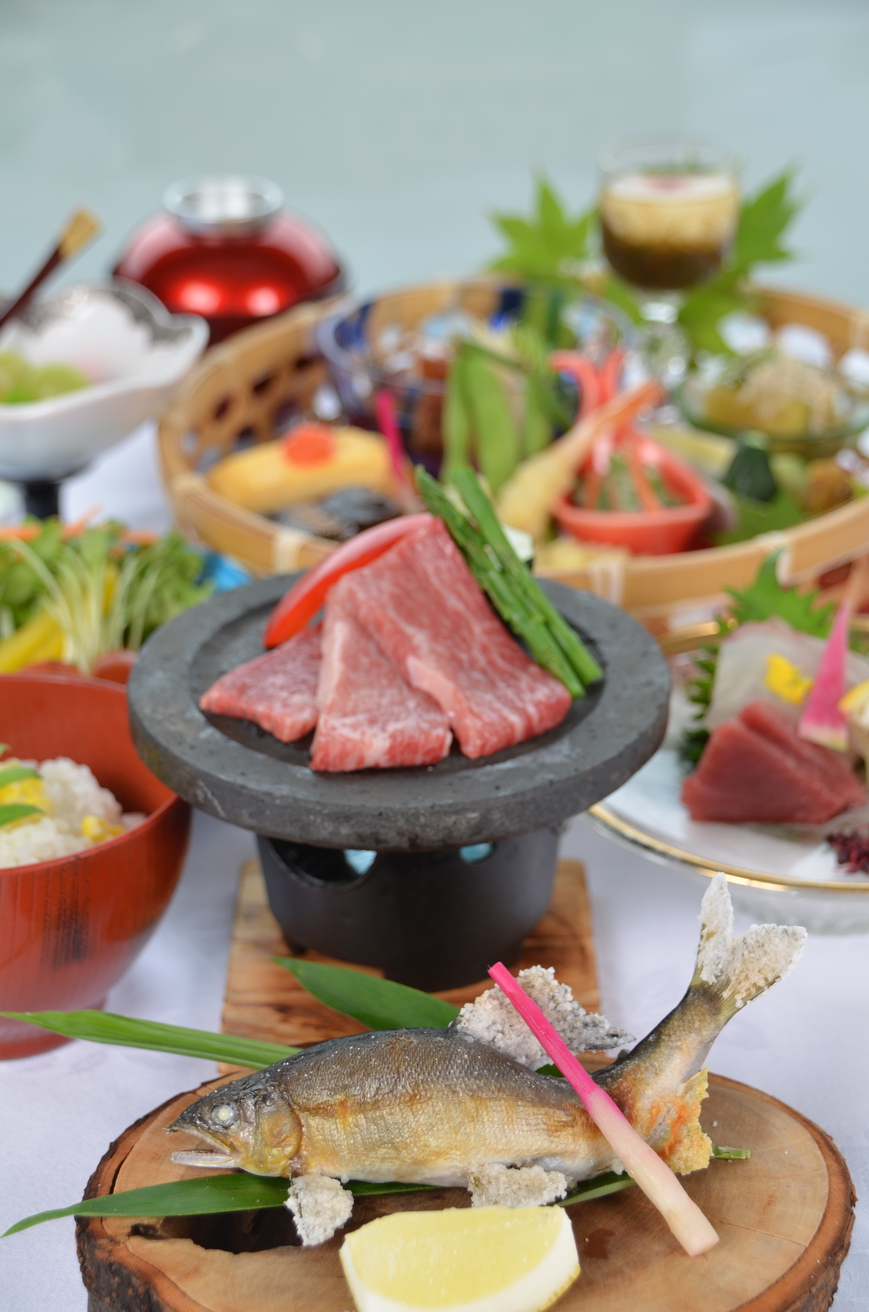 【お子様と夏の想い出づくり（花火・星空体験・宝探し）】季節の会席料理付き（冷たーいラムネプレゼント）