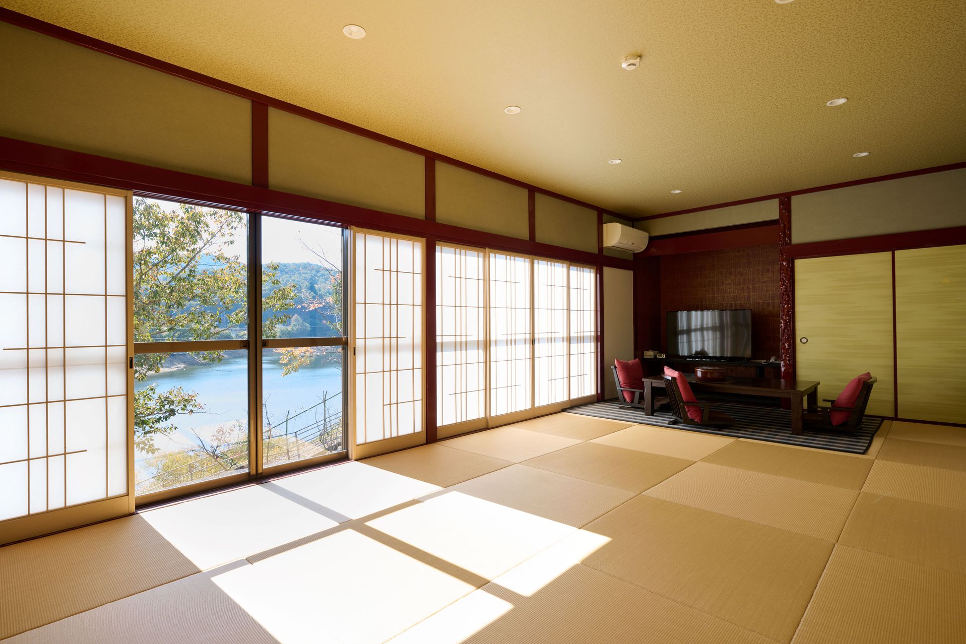 【平日限定】別館一戸建ての和室大部屋を最大6名様まで同料金！１棟貸しプラン★素泊まり（大岩風呂無料）