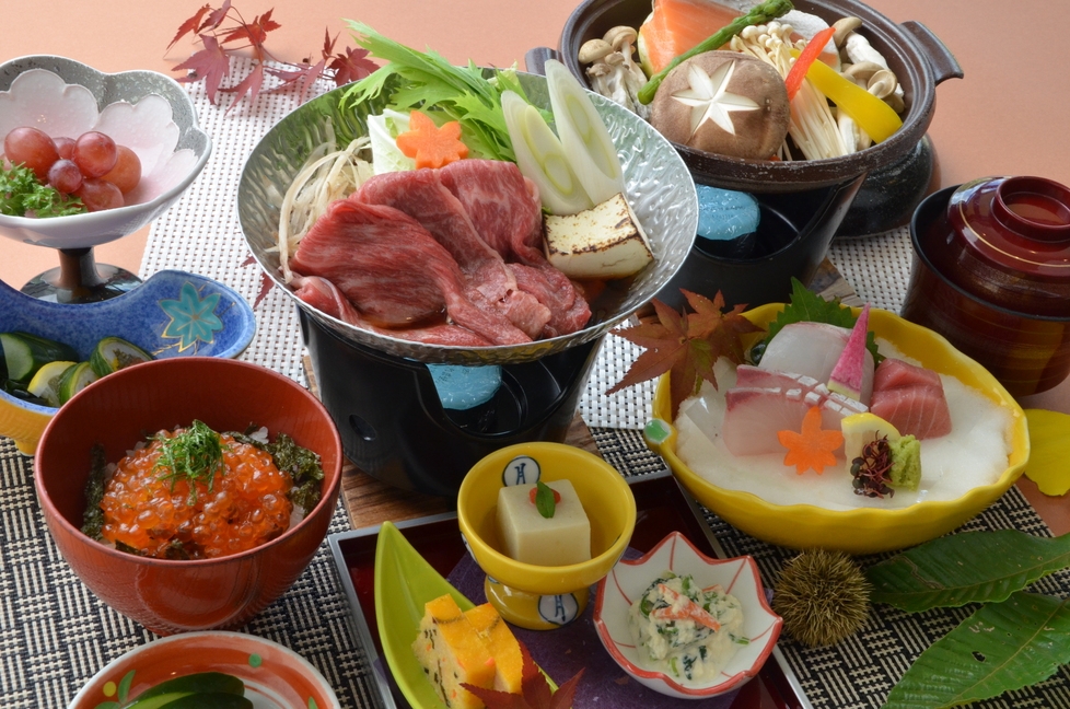 【秋の想い出作りプラン★】松茸入りすき焼きと秋鮭ときのこのバター焼きコース+嬉しい９大特典付き