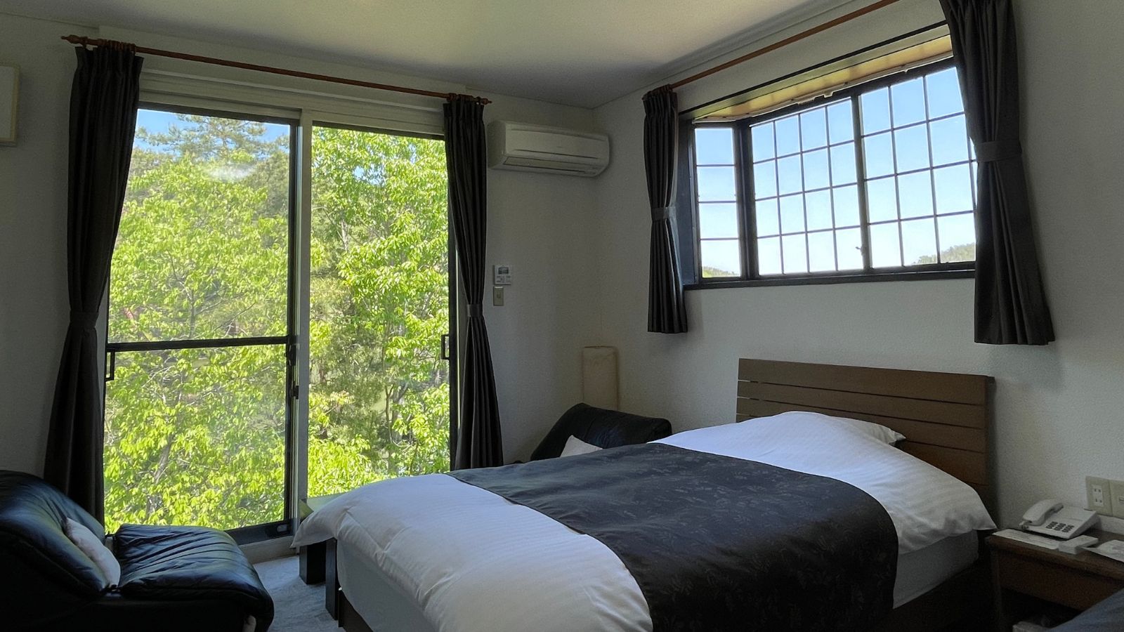 【VIP-3　洋室ツイン1階】山や湖のほとりが眺める部屋です。