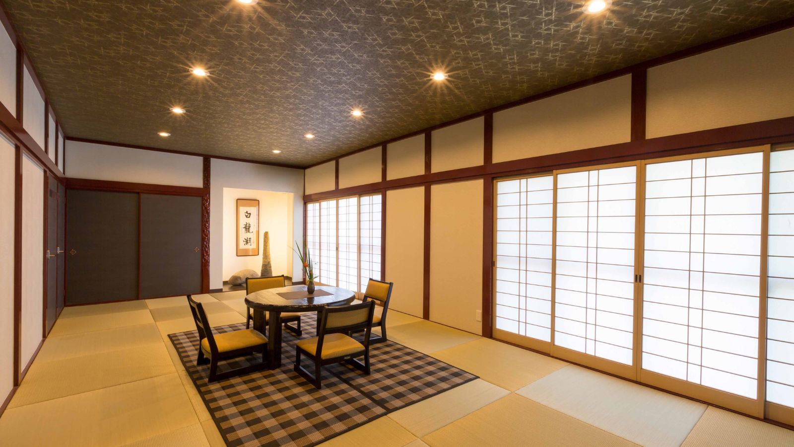 【紅葉の部屋】（離れ）和風モダンなしつらえの、風情のあるお部屋です。