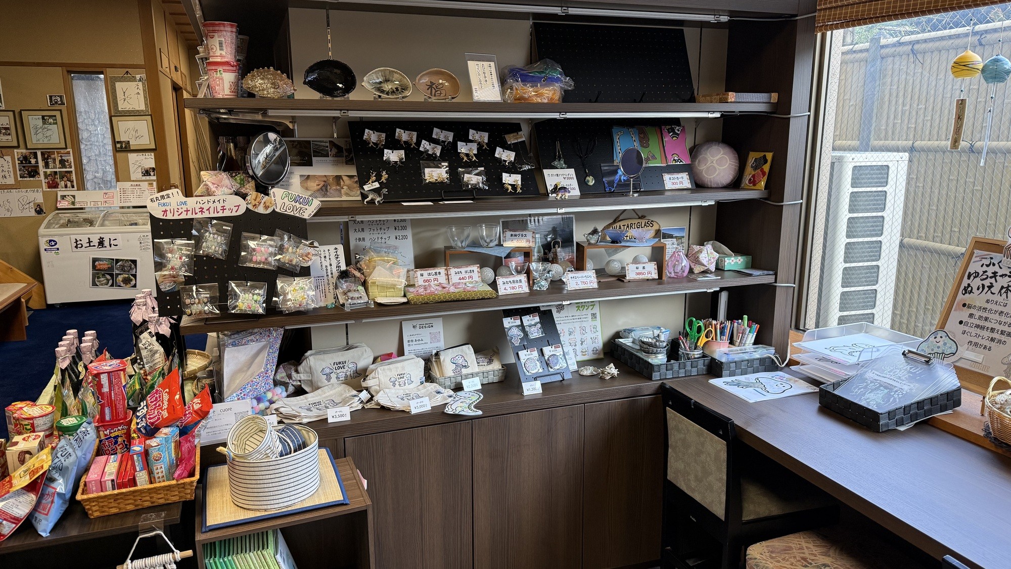 ロビー｜お土産コーナー