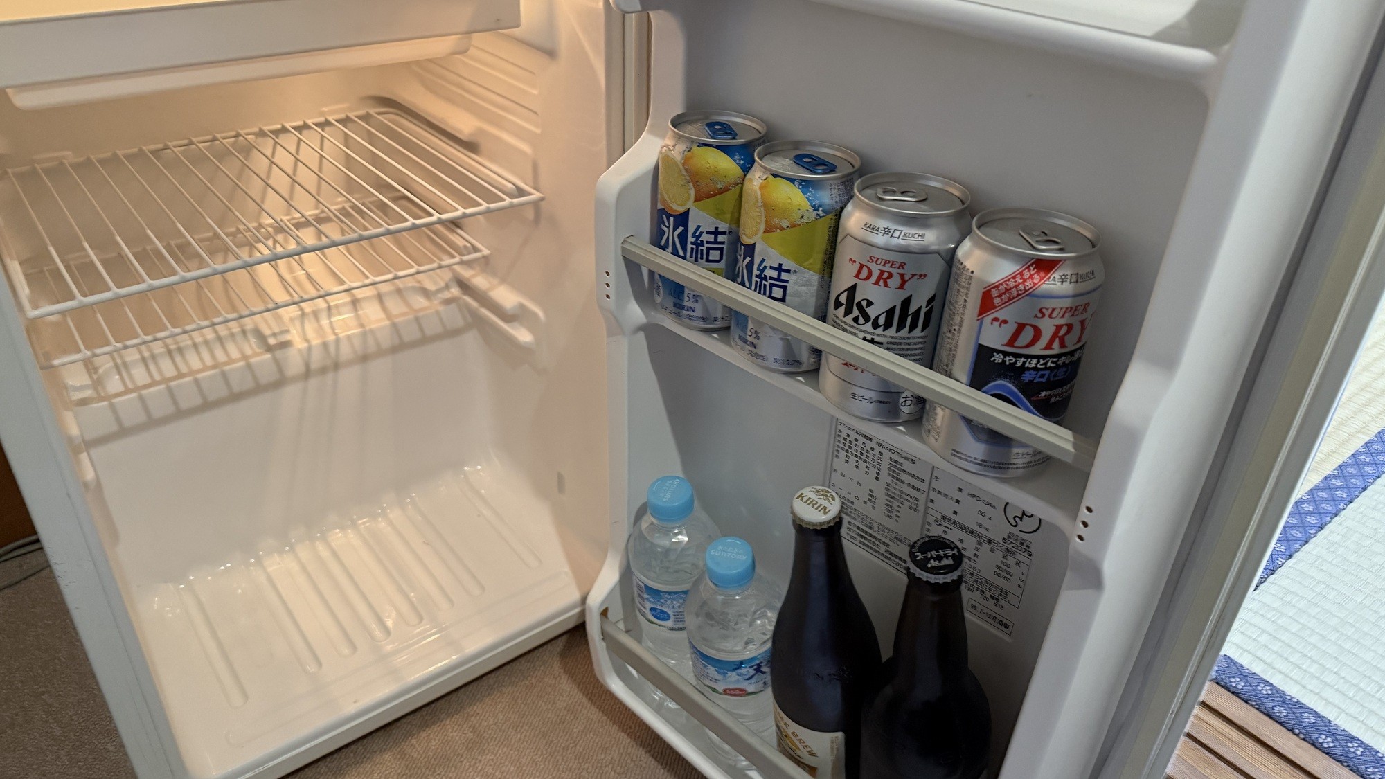 客室内冷蔵庫｜有料となります。