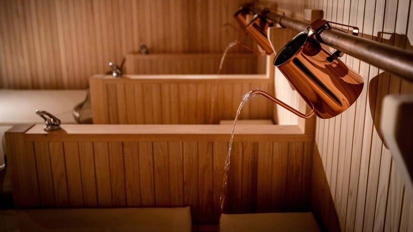 【山側メディテーションルーム】おでこへの水滴の刺激でリラックス。頭がすっきりし快眠効果を期待できます