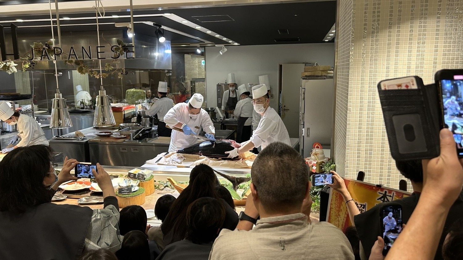 【お日にち限定】迫力の本マグロ解体ショー鑑賞＆解体したて本マグロ堪能プラン