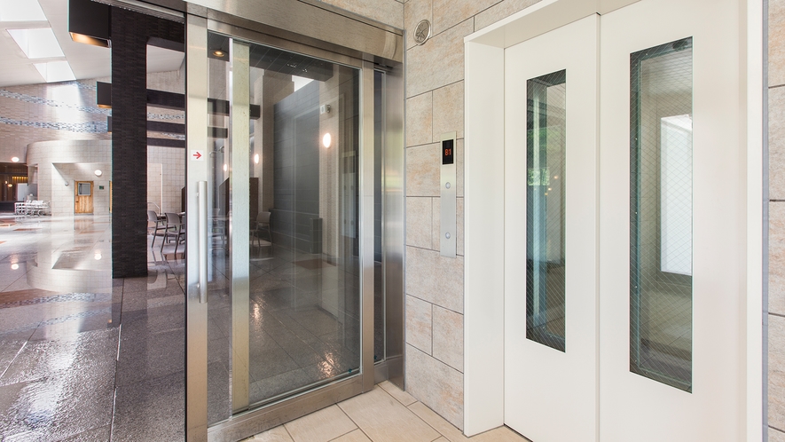 【大浴場DAI-NO-JI】エレベーターで大露天風呂へ移動できるのでご年配の方も安心です。