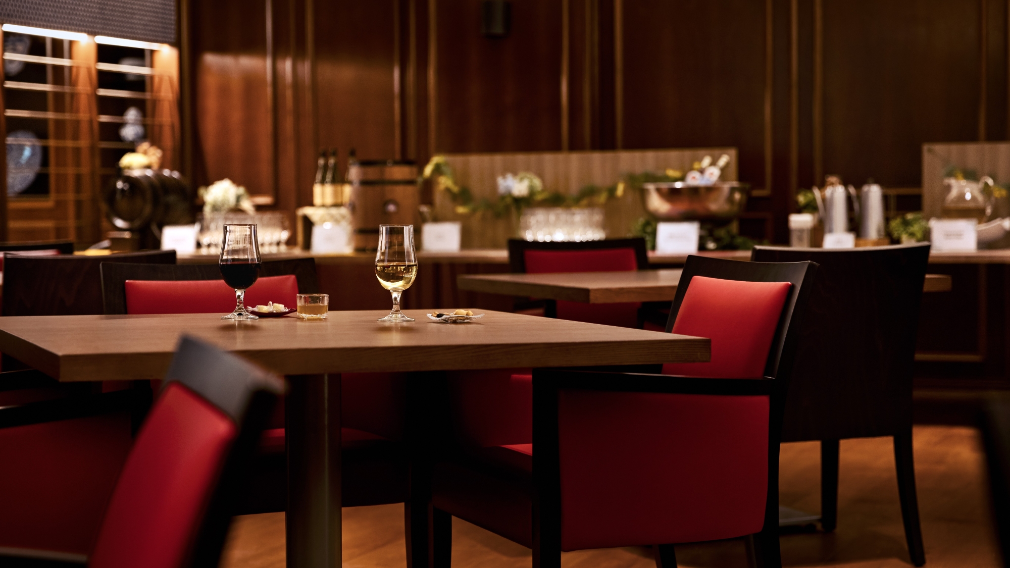 【ラウンジ「ZEN」】居心地の良い空間で、大切な人とのひとときを。