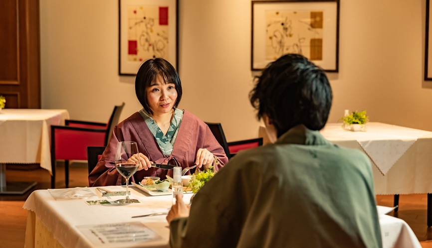 【北海道フレンチ＆イタリアンZEN】浴衣や作務衣のまま寛いでお食事をお楽しみください。