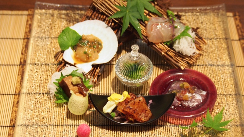 【2025夏のお献立】お造り／マグロ、ホタテなど旬の創作魚介類５種盛り合わせ