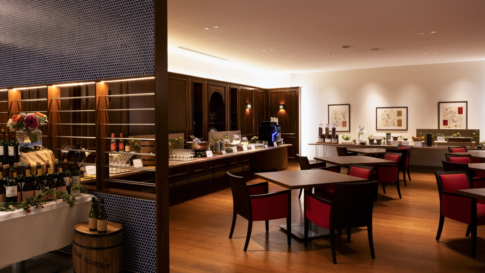 【ラウンジ「ZEN」】Nポイント会員、10階・11階客室にご宿泊のお客様がご利用いただけます。