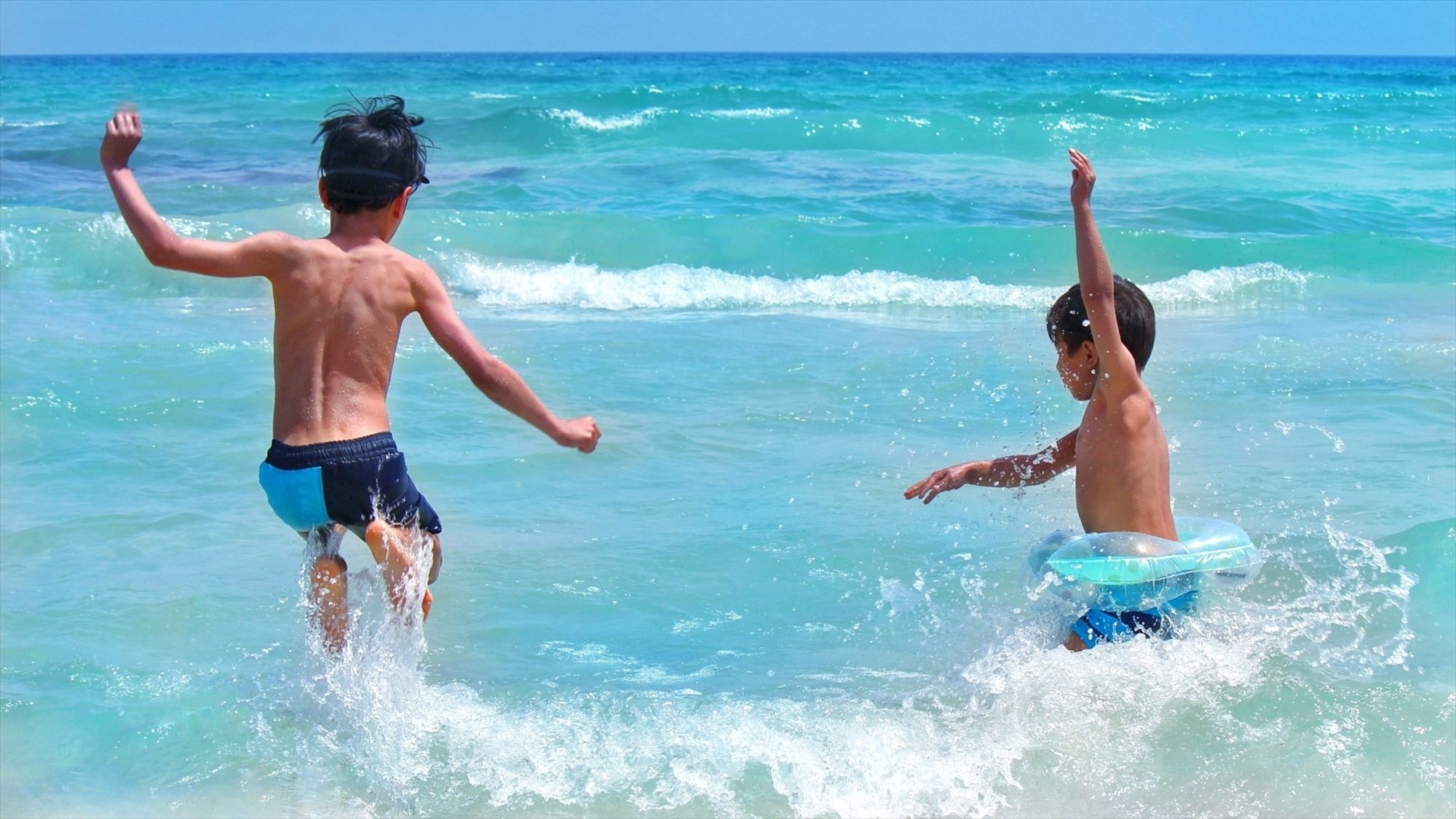 【海水浴満喫】海水浴場は目の前！徒歩１分！お子様に花火プレゼント等特典付♪夕食は選べる牛肉orあわび