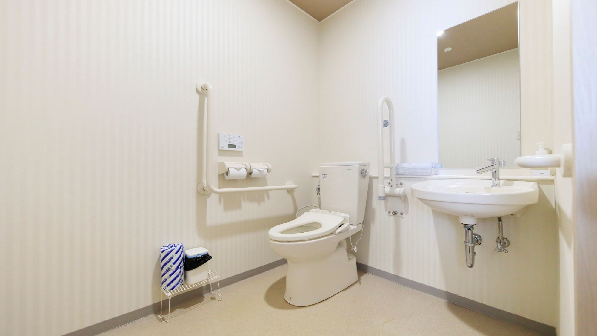 トリプル（大島）洋室