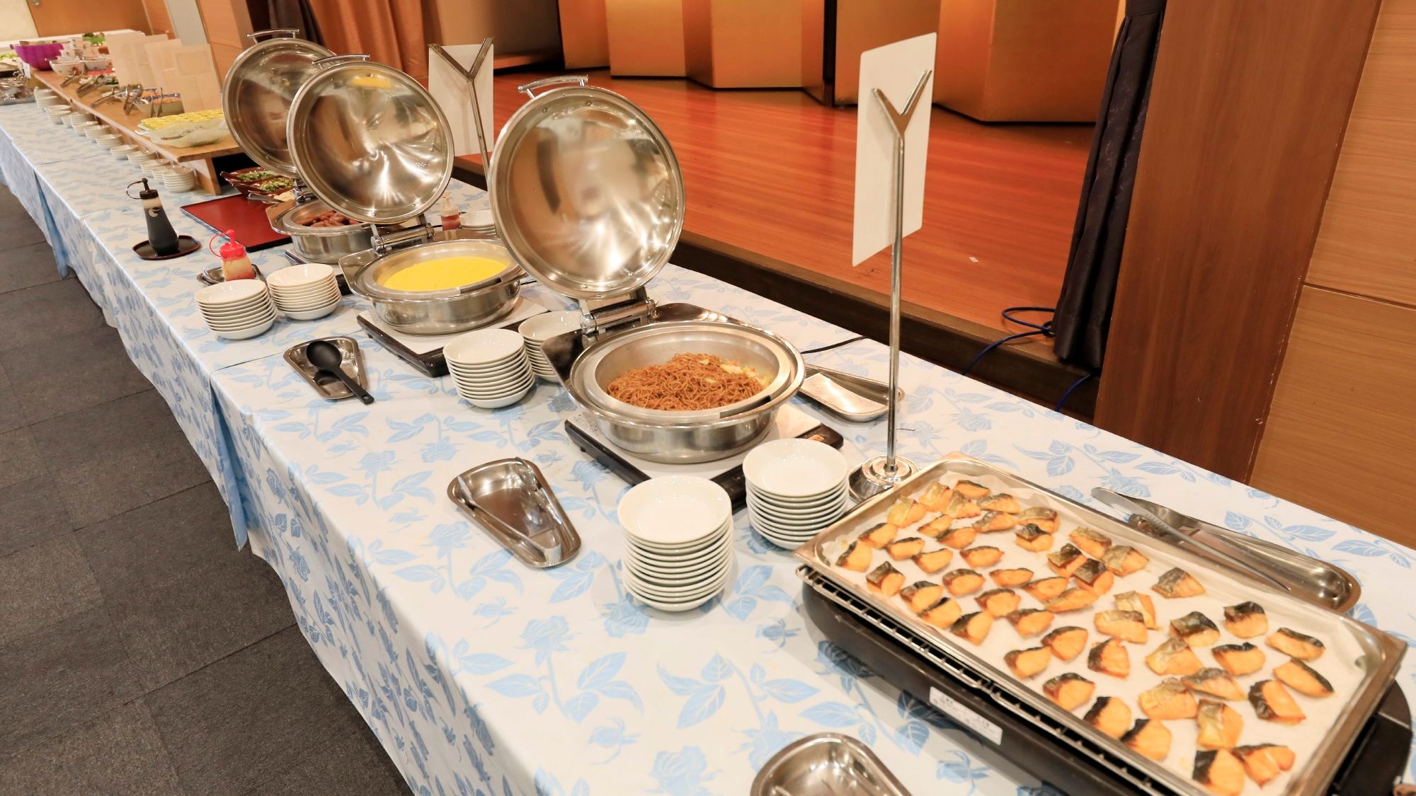 朝食バイキング