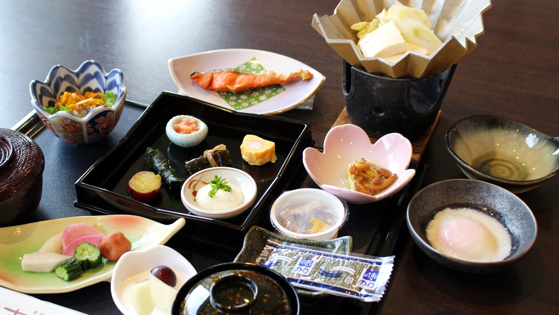 【山側】観光にも便利で自由自在！朝食のみプラン（デラックス和洋室）