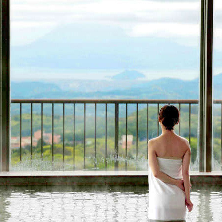 霧島唯一の展望大浴場からは快晴時に桜島が望めます。※霧島観光ホテルとの共同利用となります。