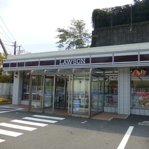 *【周辺施設】彫刻の森駅近くにもコンビニがございます。