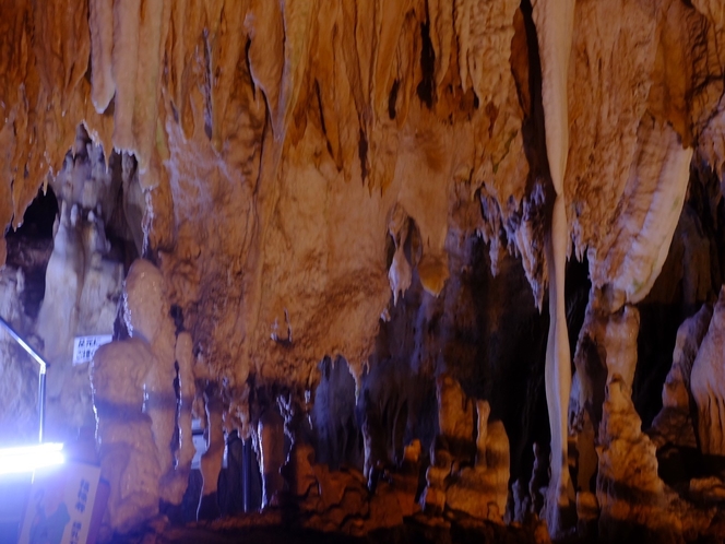 【石垣島鍾乳洞】ホテルから車で約10分。20万年もの時をかけて自然が造り出した石垣島最大の鍾乳洞。