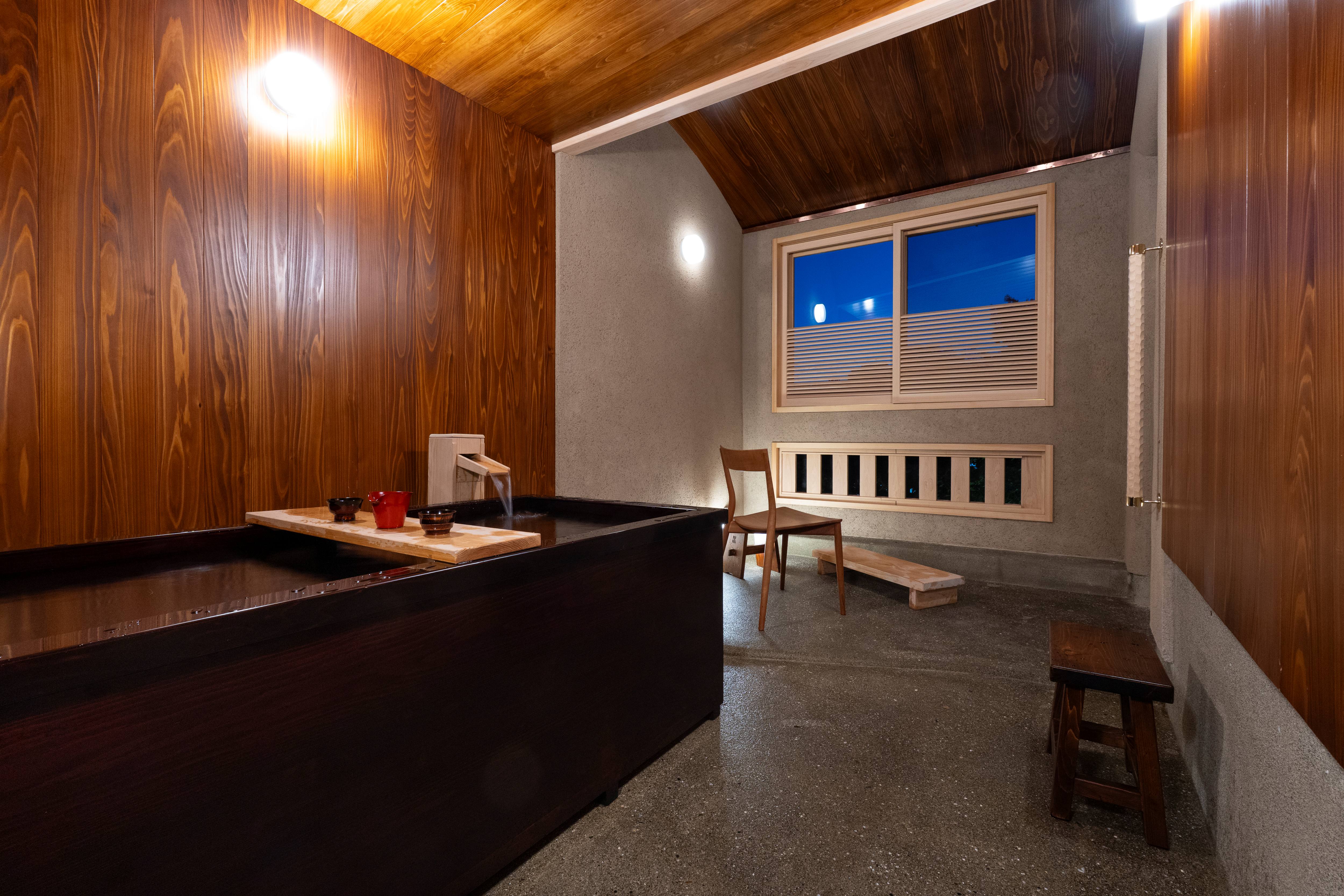 【特別室 日本初総漆風呂付 山桜】伝統建築木と漆喰の客室