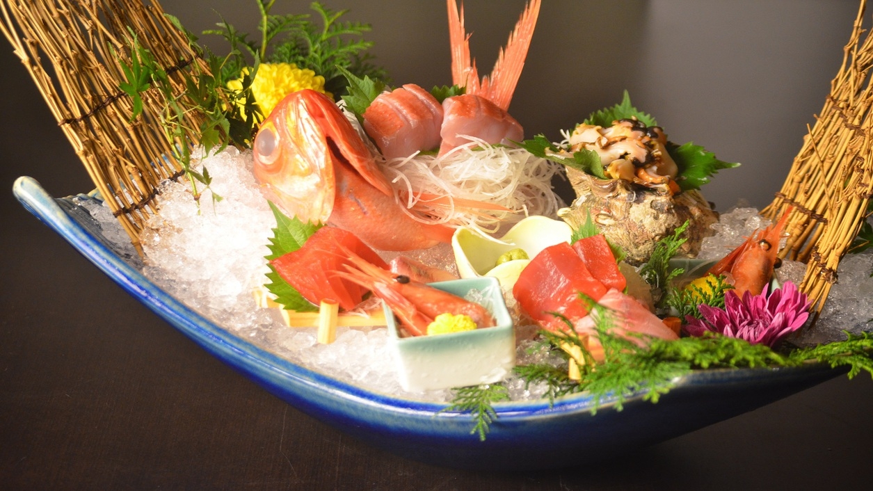 【ご夕食はお部屋食】プライベート重視の自分時間♪15畳の広いお部屋で気兼ねなく♪和食会席膳プラン