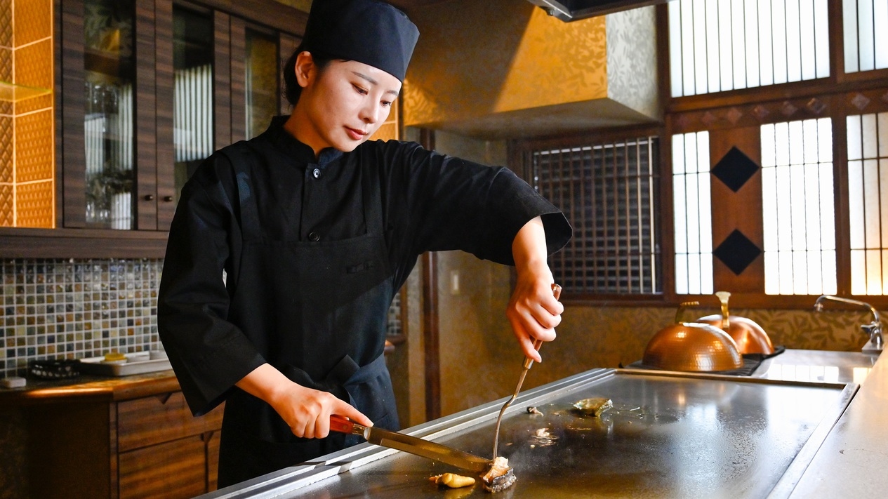 【1日1組ペア限定！絶品国産牛o金目鯛のソテーチョイス！！鮑のステーキ 】焼きたて鉄板焼プラン