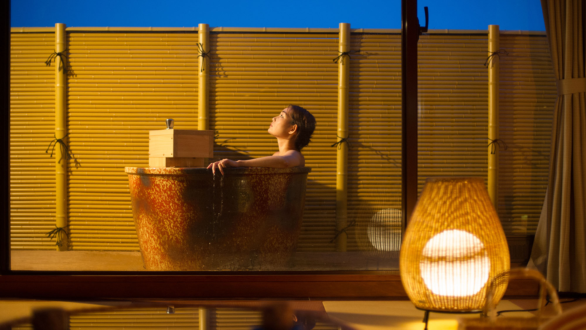 【温泉露天風呂付客室】プライベート空間で気兼ねなく。温泉を心ゆくまでお楽しみ下さい。