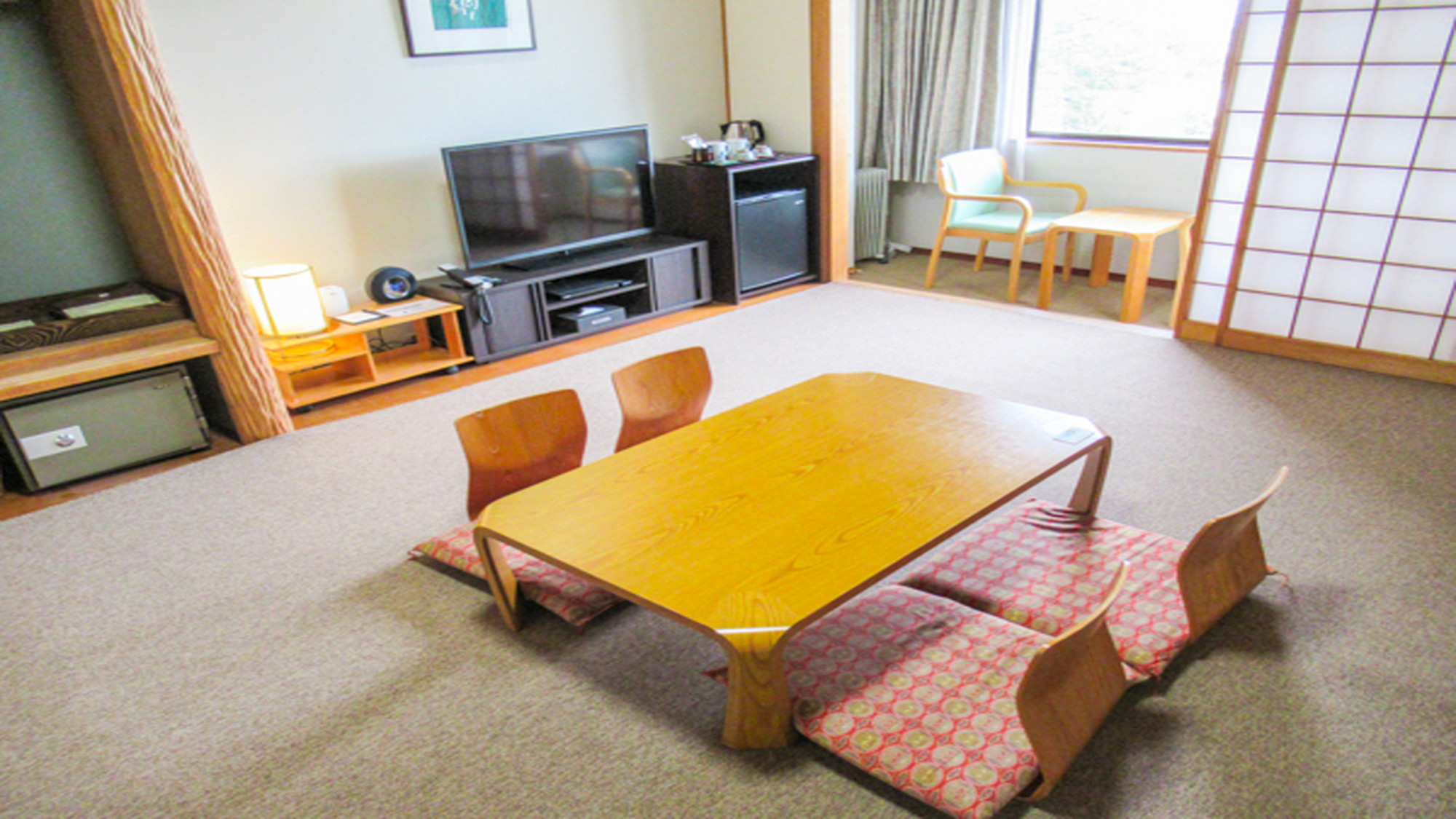 落ち着いた和室のお部屋です。