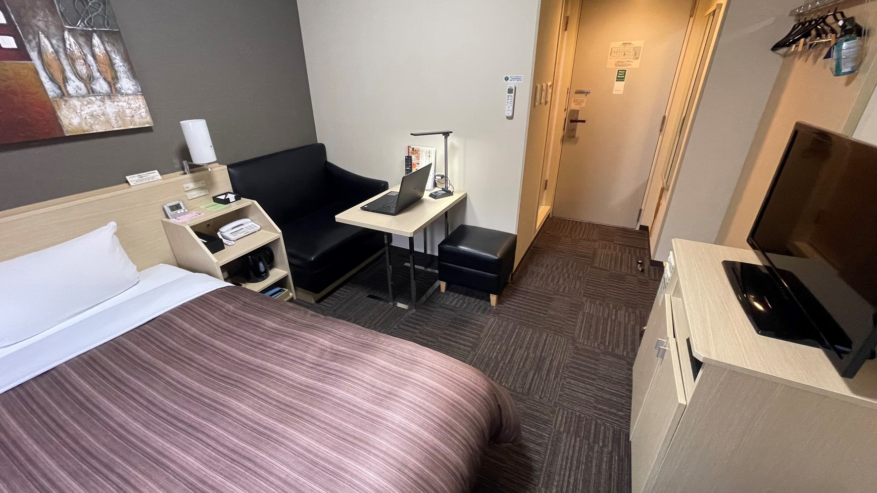 スタンダードダブルルーム　ベッドサイズ200㎝×160㎝（14平米～）