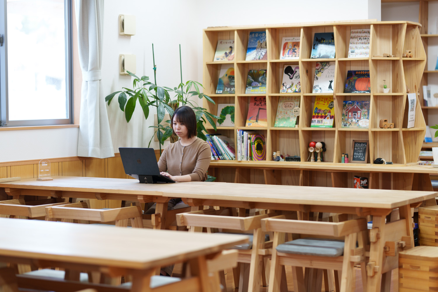 セミナー棟　ロビー