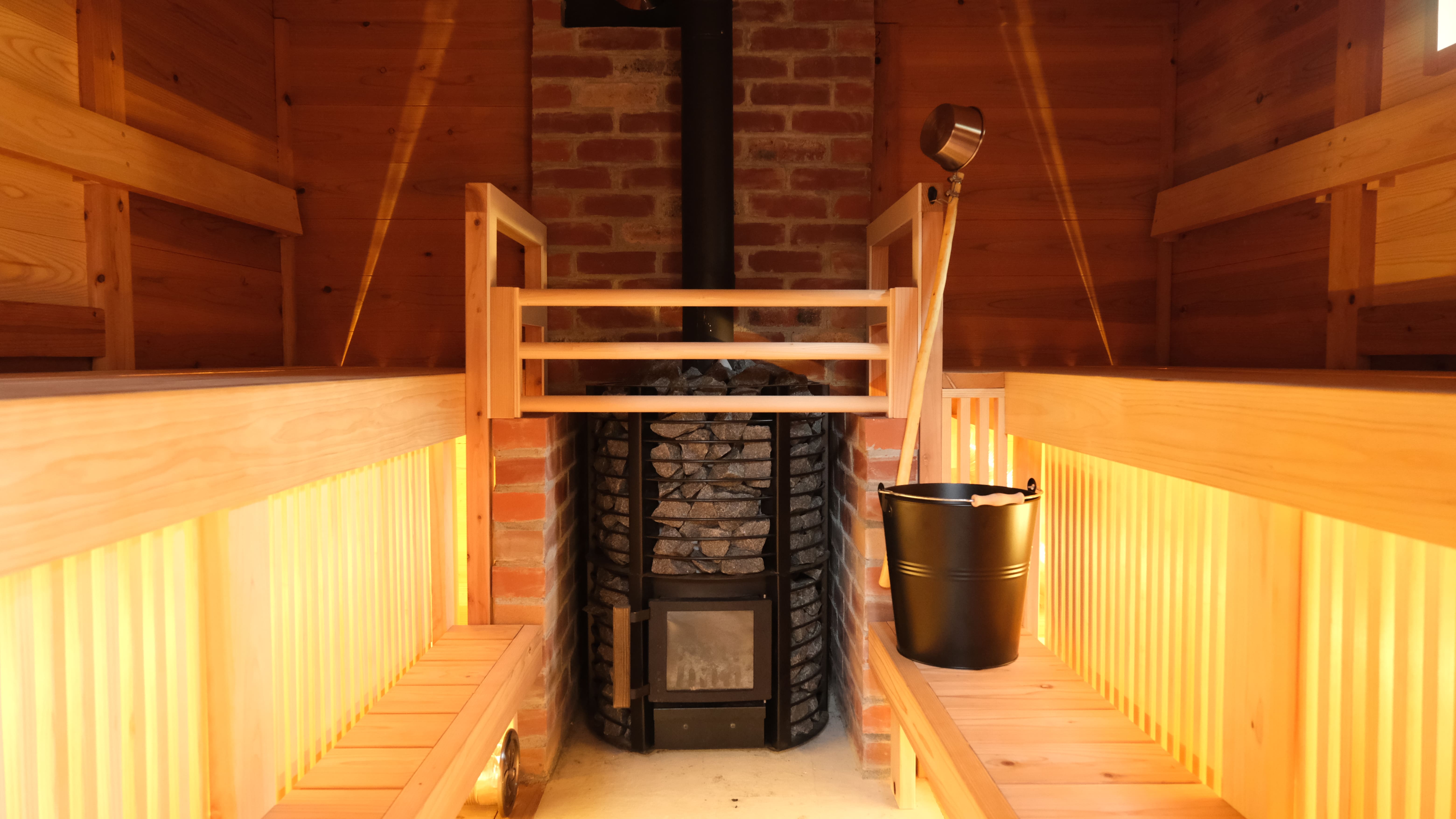 薪サウナ