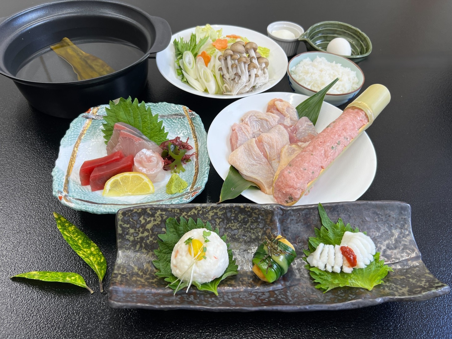【２食付き】夕食はとり鍋がメインの和食膳【大浴場・サウナあり】　