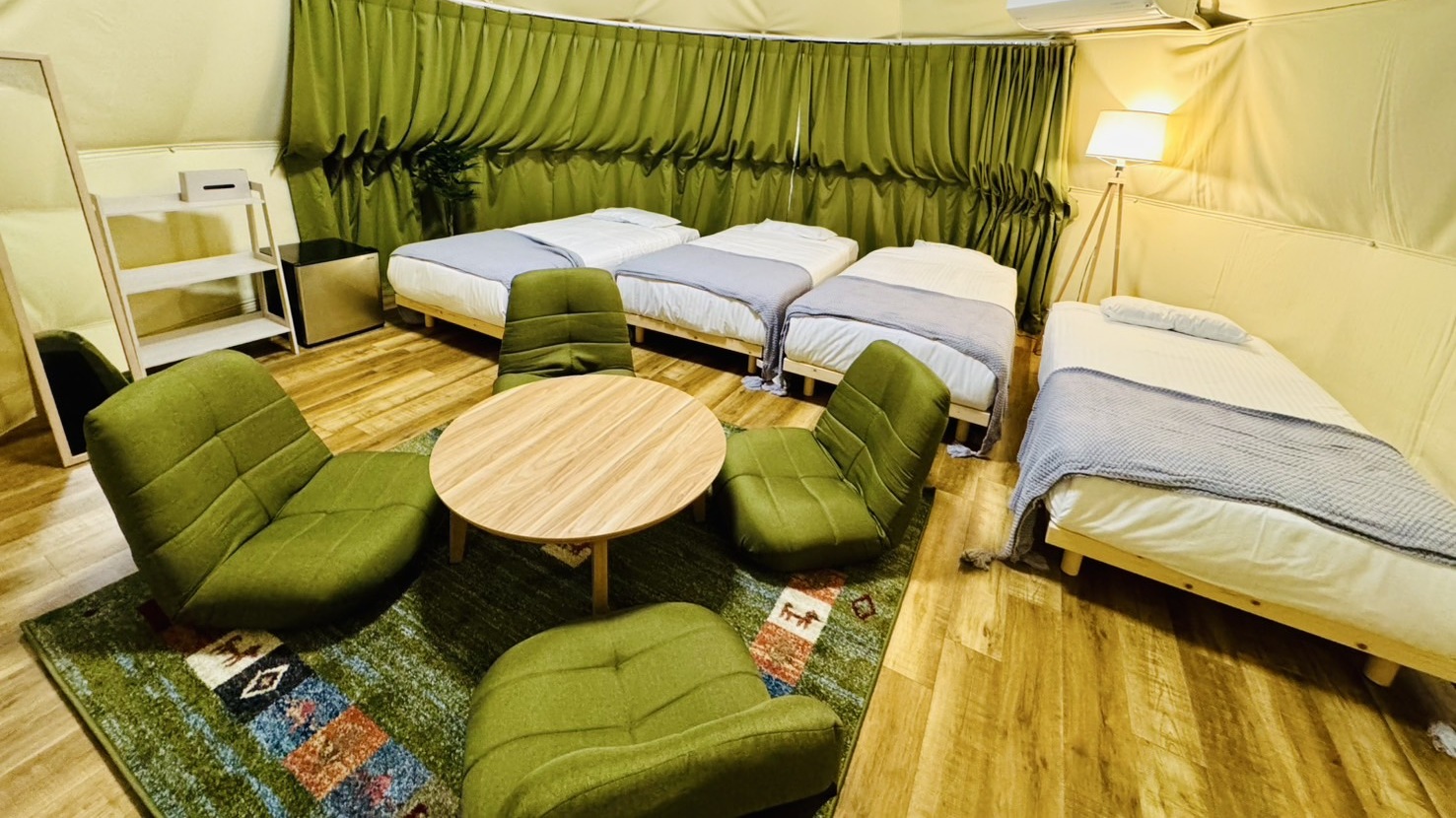 グランピング【新緑・室内】