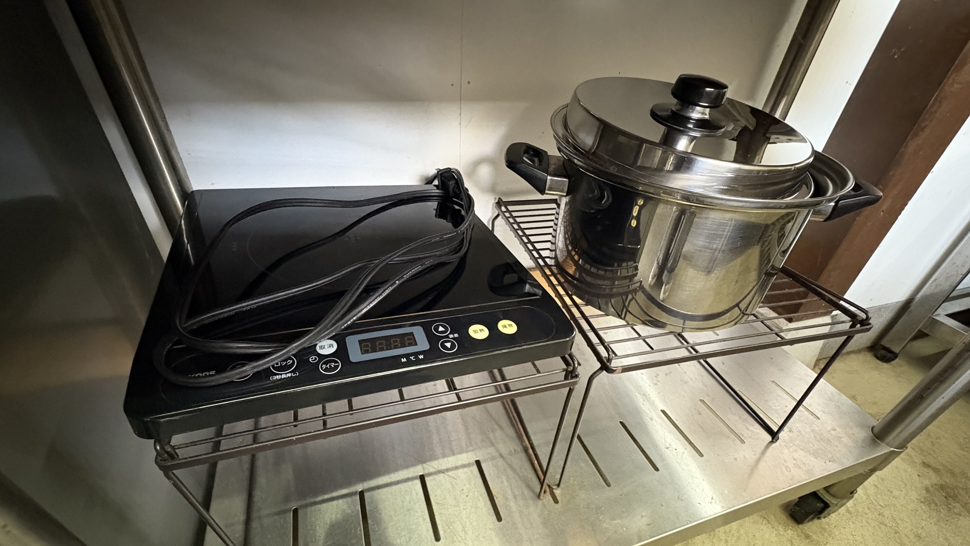 大コテージ【キッチン設備（簡易ホットヒーターIH、簡易鍋）】