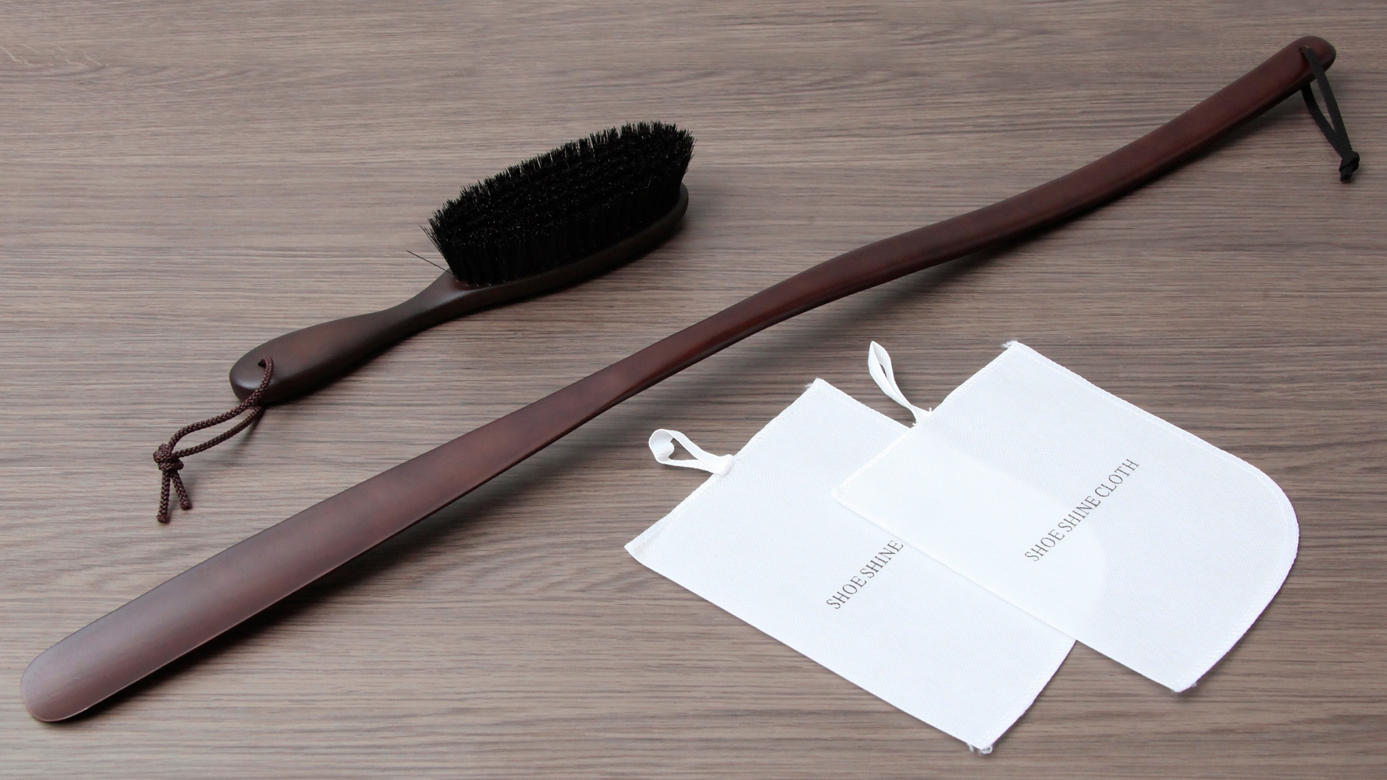 服ブラシ、靴ベラ、シューシャインペーパー