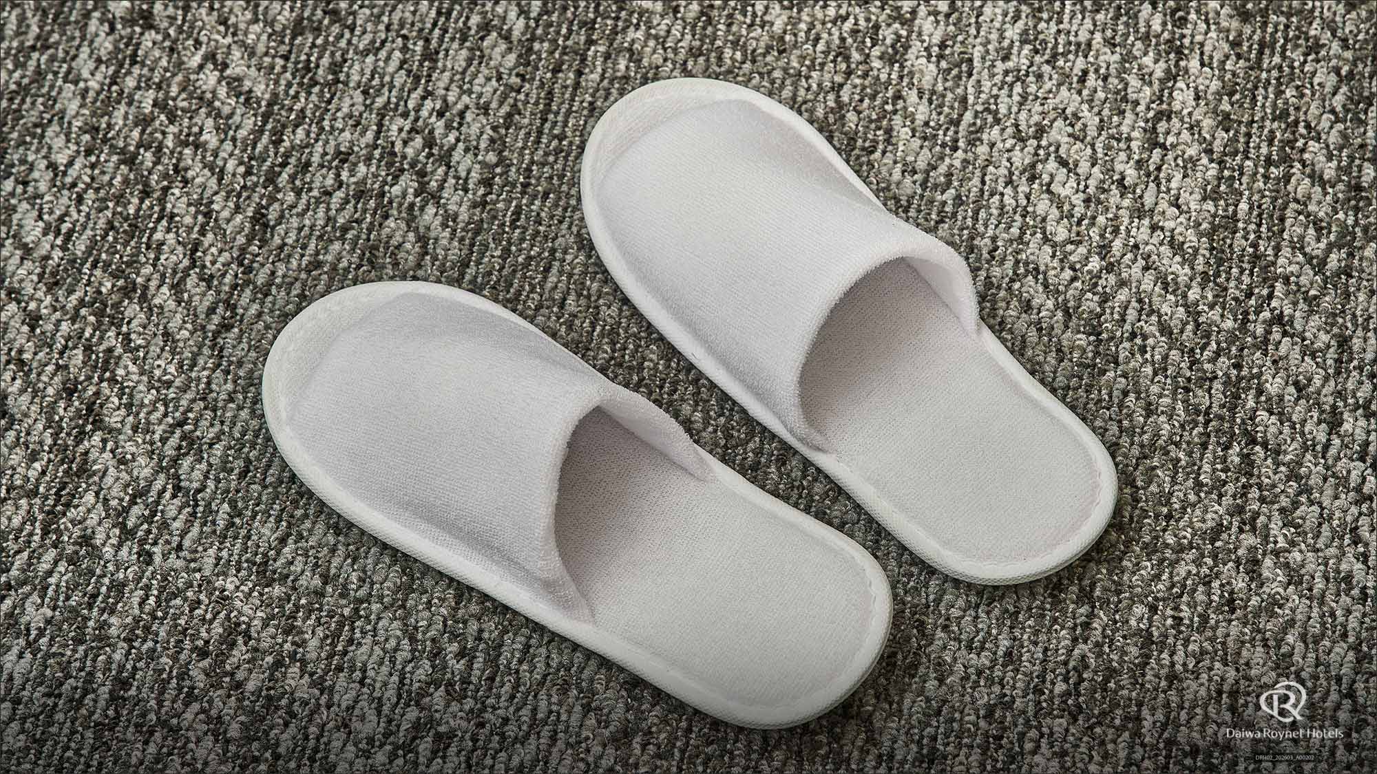 使い捨てスリッパ