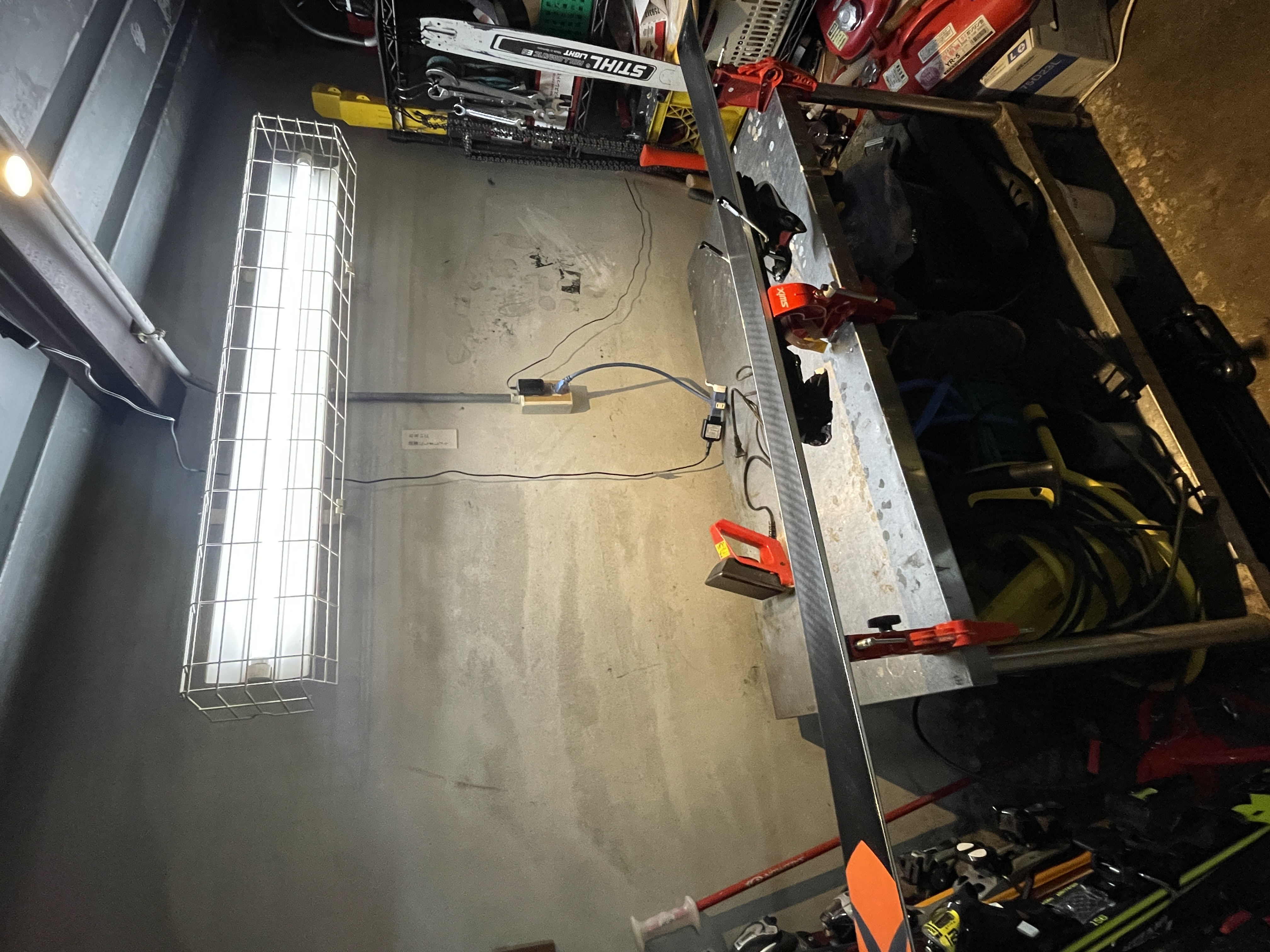 乾燥室スキーチューンUP台