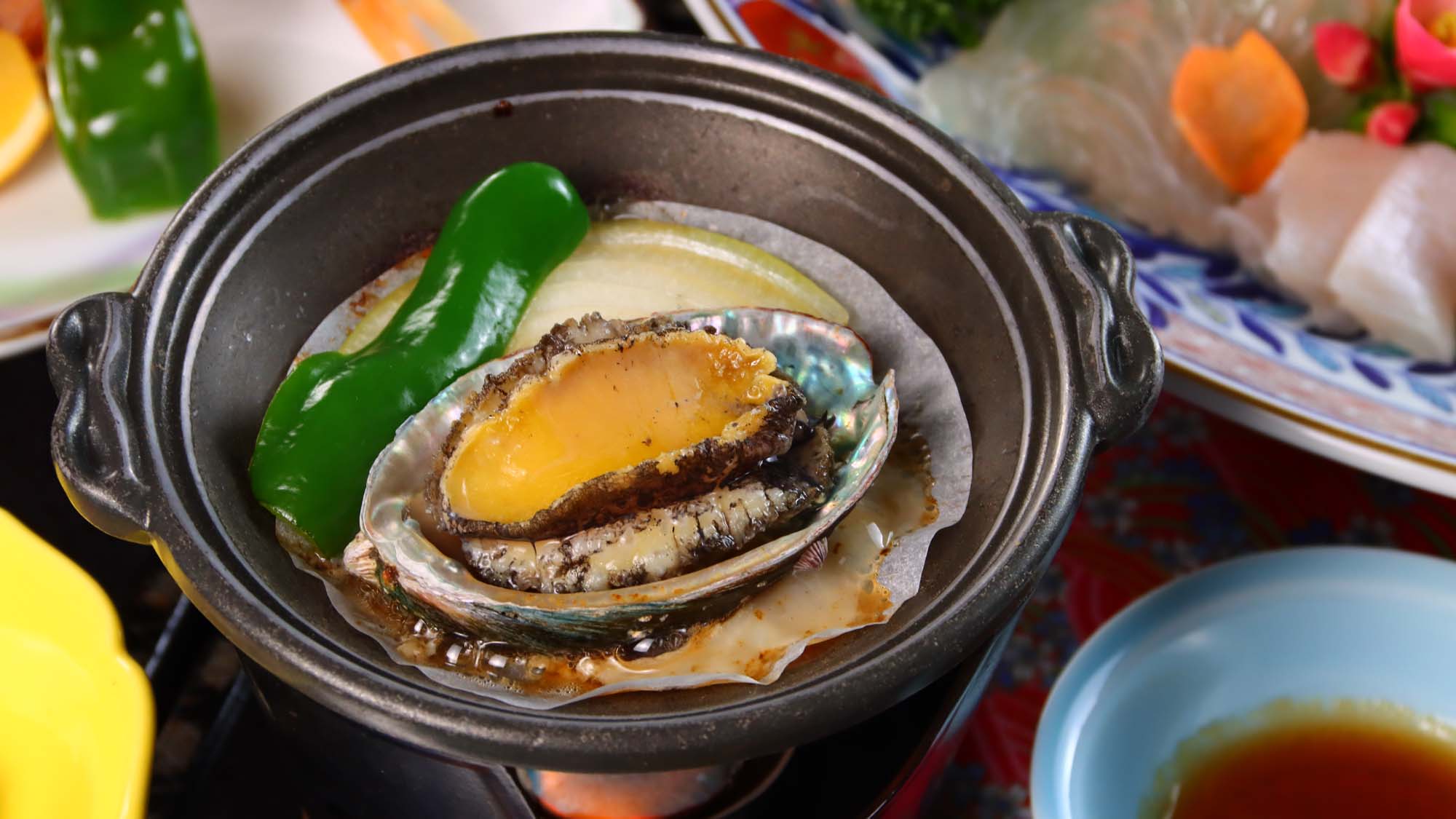【お食事一例】あわびステーキ　新鮮なあわびをステーキでお召し上がりください