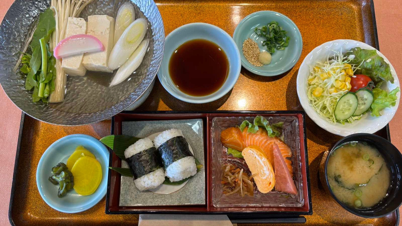 【4月限定◇朝食和定食+グレードアップ会席】のんびり旅でプチ贅沢◇料理グレードアップ＜土曜宿泊＞